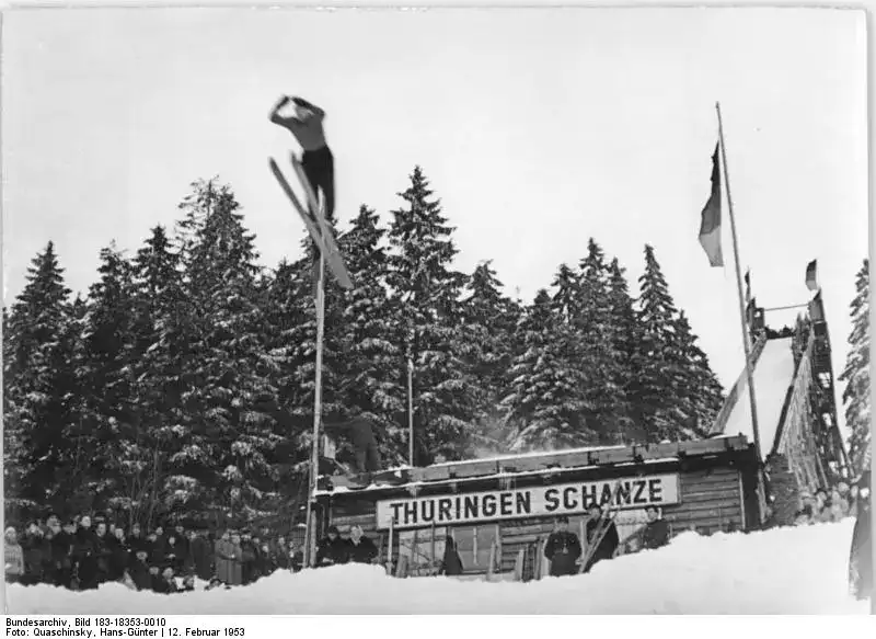 Oberhof, Nordische Kombination, Kampfrichterturm