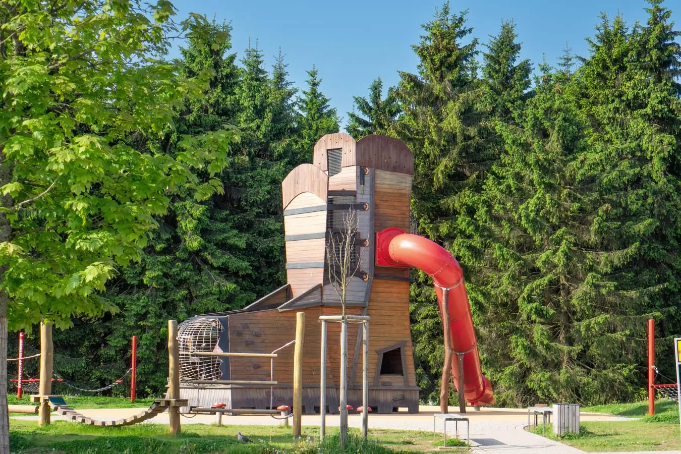 Spielplatz in Oberhof, am Grenzadler. Hotel Tipp Spielplatz in Oberhof, am Grenzadler. Hotel Tipp