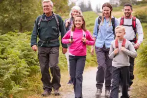 Wandern Familie, Symbolbild - Hotel Oberhof -Monkey-Business-AdobeStock